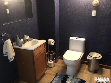 2307 Farnam St, Davenport, IA 52803 - photo 7