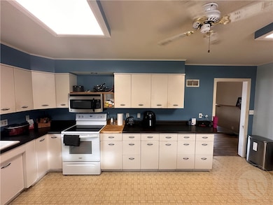 607 S 2nd St W, Baker, MT 59313 - photo 6