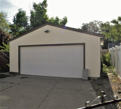 277 Thelma Dr, Sheffield Lake, OH 44054 - photo 3