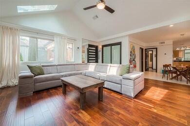 1735 Indiana St, Houston, TX 77006 - photo 3