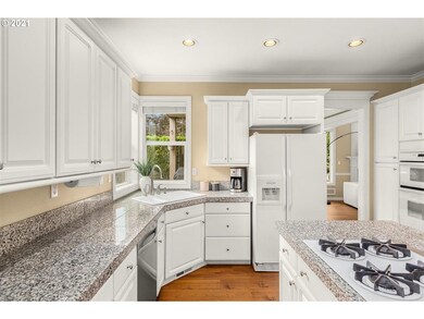 17730 Marylbrook Dr, Lake Oswego, OR 97034 - photo 2