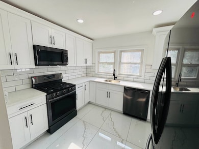 72 Singworth St unit 1, Oyster Bay, NY 11771 - photo 2