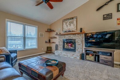 006-337387-338 Elm St 006_8553034
