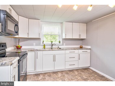 24 Water St, Reading, PA 19605 - photo 7