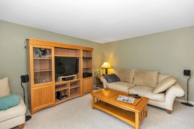 16 Winding Pond Rd unit 16, Londonderry, NH 03053 - photo 4