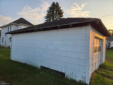 615 1st St, Kenyon, MN 55946 - photo 4