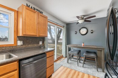 1830 W 55th St, Davenport, IA 52806 - photo 4