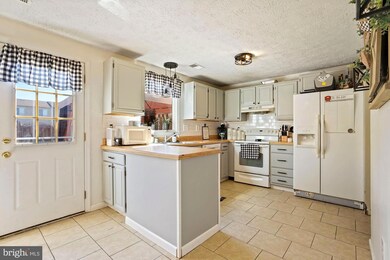 144 Sandalwood Ct, Walkersville, MD 21793 - photo 7