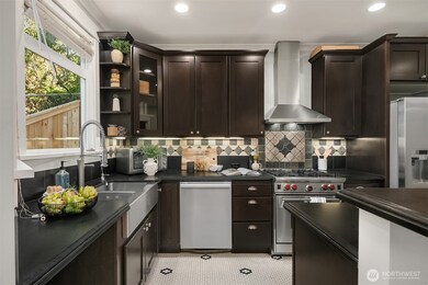 1206 E Republican St, Seattle, WA 98102 - photo 5