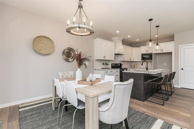 5871 Meadow Grass Cir SE, Cedar Rapids, IA 52403 - photo 7