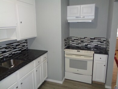 411 SE 33rd Terrace, Topeka, KS 66605 - photo 4