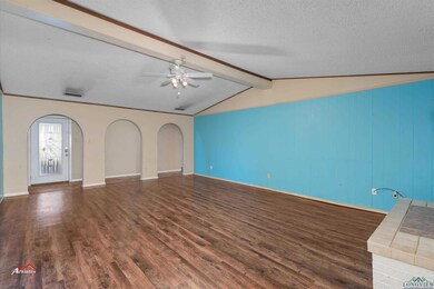 2801 Chandler St, Kilgore, TX 75662 - photo 5