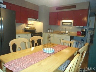 903 Jefferson St, Covington, IN 47932 - photo 3