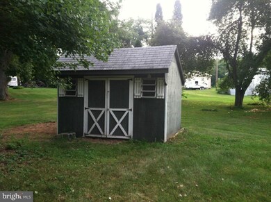 1109 Wood St, Mount Joy, PA 17552 - photo 4