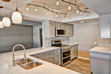 9618 W Calico Dr, Sun City, AZ 85373 - photo 5