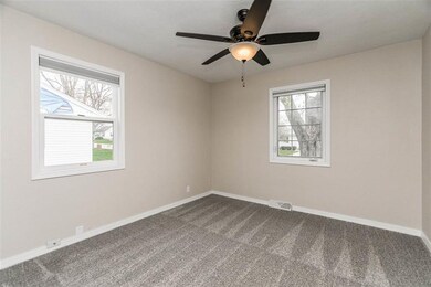 2452 Deborah Dr SW, Cedar Rapids, IA 52404 - photo 7