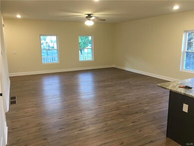 4301 Spruce St, Whitehall, PA 18052 - photo 4