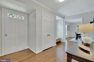 8709 Eaglebrook Ct, Alexandria, VA 22308 - photo 4