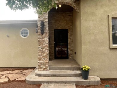 108 E Permian Dr, Hobbs, NM 88240 - photo 2