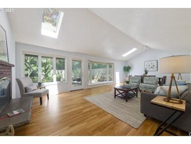 4222 Woodside Cir, Lake Oswego, OR 97035 - photo 3