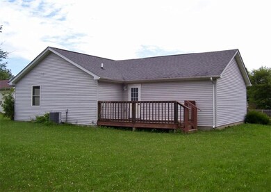305 Tiffany Ln, North Vernon, IN 47265 - photo 2