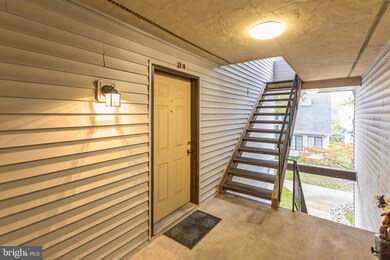 1605 Carriage House Terrace unit E, Silver Spring, MD 20904 - photo 2