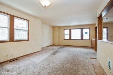 2284 Westview Dr, Des Plaines, IL 60018 - photo 5