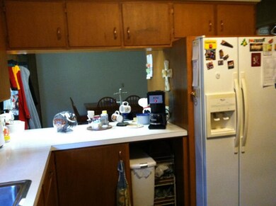 Kitchen /Refrigerator