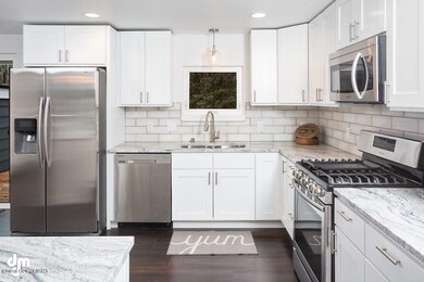 Kitchen_DMD_7653-SMALL