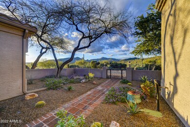 006_Courtyard View