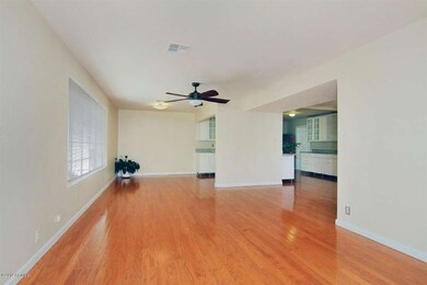 [photo 2289105] Living Room