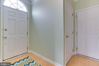 42620 Pine Forest Dr, Chantilly, VA 20152 - photo 2