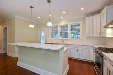05_102SMayhewSt_177_Kitchen_HiRes
