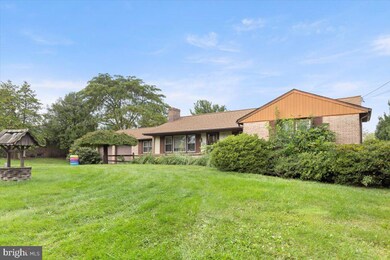 919 Diamond St, Sellersville, PA 18960 - photo 2