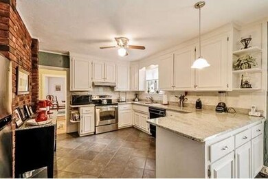 31 Locust St, Burlington, MA 01803 - photo 3