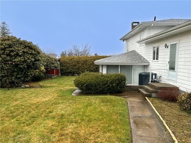 11 Neutaconkanut Rd, Johnston, RI 02919 - photo 3