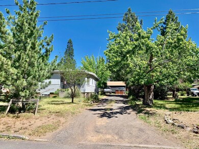 742 NW Ogden Ave, Bend, OR 97701 - photo 2