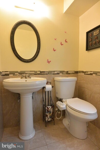 2414 Westridge Rd, Lutherville Timonium, MD 21093 - photo 7