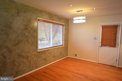 6815 Hastings Dr, Capitol Heights, MD 20743 - photo 2