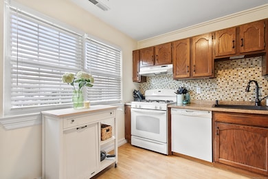 93 Park Ave unit 1307, Danbury, CT 06810 - photo 2