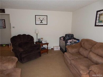 Living Room. RIGHT APARTMENT