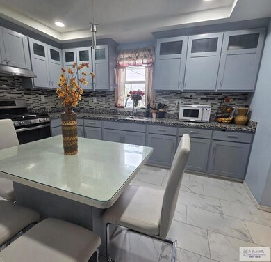 32522 Olive Dr, San Benito, TX 78586 - photo 7