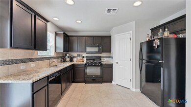 127 Friendship Oak Dr, San Marcos, TX 78666 - photo 4