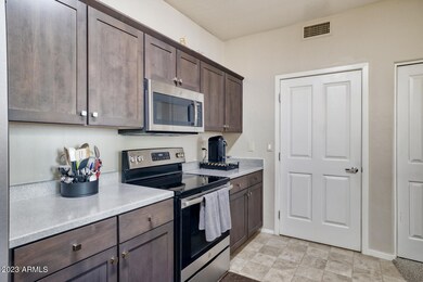 Avery549 K to Laundry11260 N 92nd St Uni