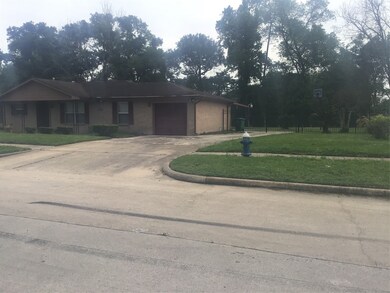 2611 Garapan St, Houston, TX 77091 - photo 3