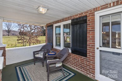 522 Calvert Rd, Brevard, NC 28712 - photo 4