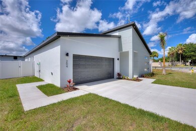 204 New Castle Ct NE, Winter Haven, FL 33881 - photo 4