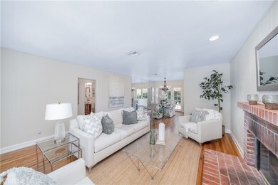 21810 Dumetz Rd, Woodland Hills, CA 91364 - photo 6