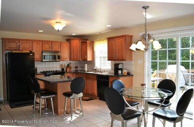 22 Cobblestone Ln, Mountain Top, PA 18707 - photo 2