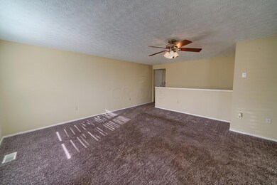 4496 Logwood Ln, Columbus, OH 43228 - photo 4